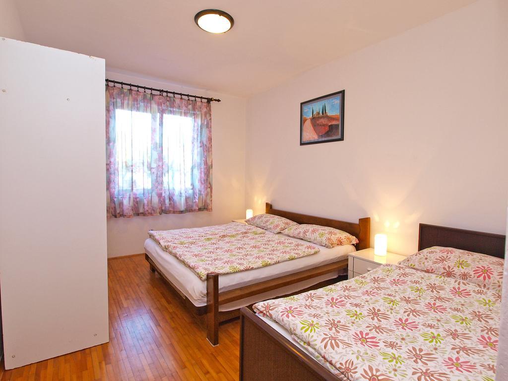 Apartments Dragica 929 Fažana Exteriör bild